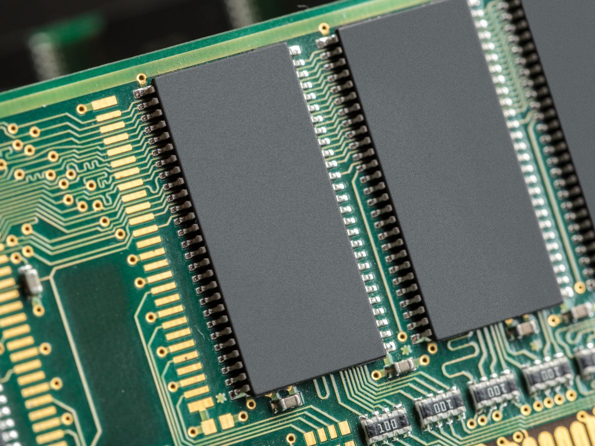 Znaczenie pamięci RAM w serwerach dedykowanych Znaczenie pamięci RAM w serwerach dedykowanych